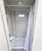 Duschcontainer – Sanitärcontainer als Doppelkabine mit zwei Duschen – RAL9002 weiß – Bild 5