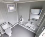 Behindertengerechter Sanitärcontainer mit Rampe und Warmwasser – RAL 7016 – Bild 7