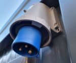 Behindertengerechter Sanitärcontainer mit Rampe und Warmwasser – RAL 7016 – Bild 2