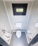 Sanitärcontainer mit Dusche, WC und Pissoir – RAL 7016 Anthrazitgrau – Bild 3