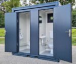 WC Sanitärcontainer mit Doppelkabine – für Mann und Frau – Anthrazit (RAL 7016) – Bild 9