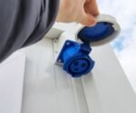 Sanitärcontainer RAL 9002 – Klo, Pissoir, Waschbecken mit Warmwasser – Bild 7