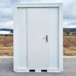 Sanitärcontainer RAL 9002 – Klo, Pissoir, Waschbecken mit Warmwasser